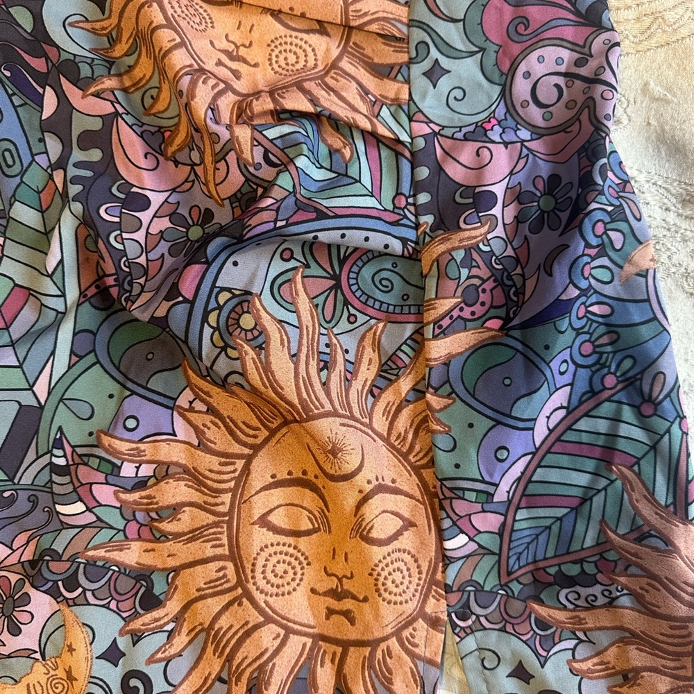 NWT ROMWE Sun & Paisley D
Skirt - Multicolor - Picture 3 of 6